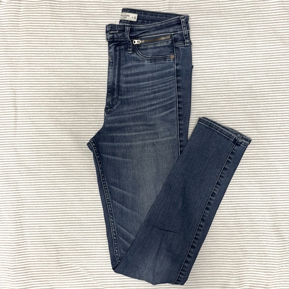 Abercrombie Skinny Jean. Size 26/2.